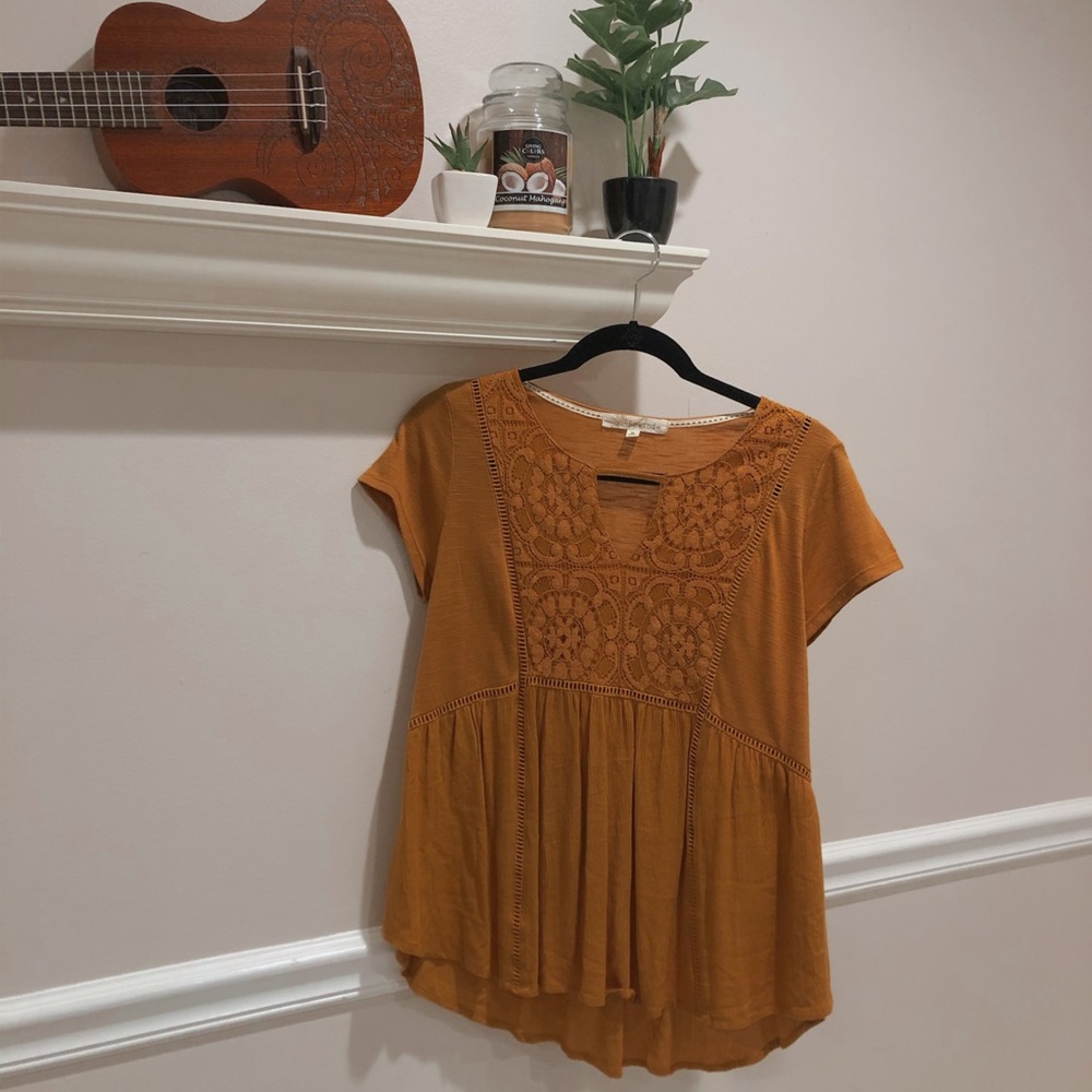 Yellow crocket short sleeve top